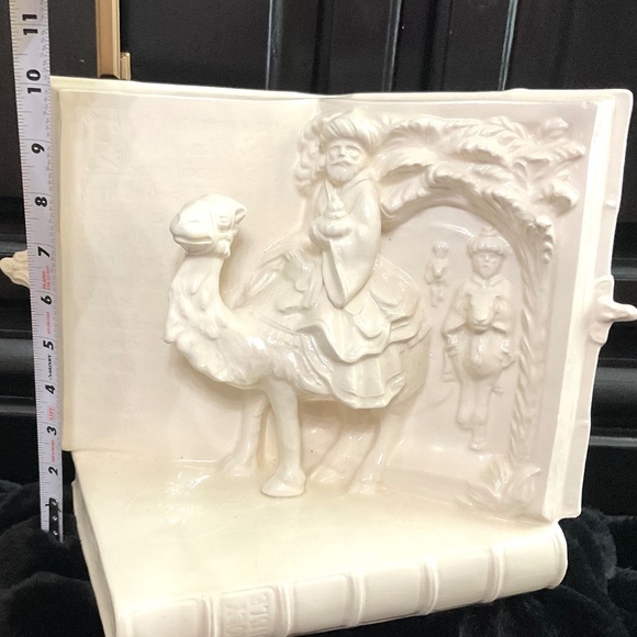 Vintage Nativity Scene Magi Wise Men Bookend with Bible Sculpture - Picture 16 of 16